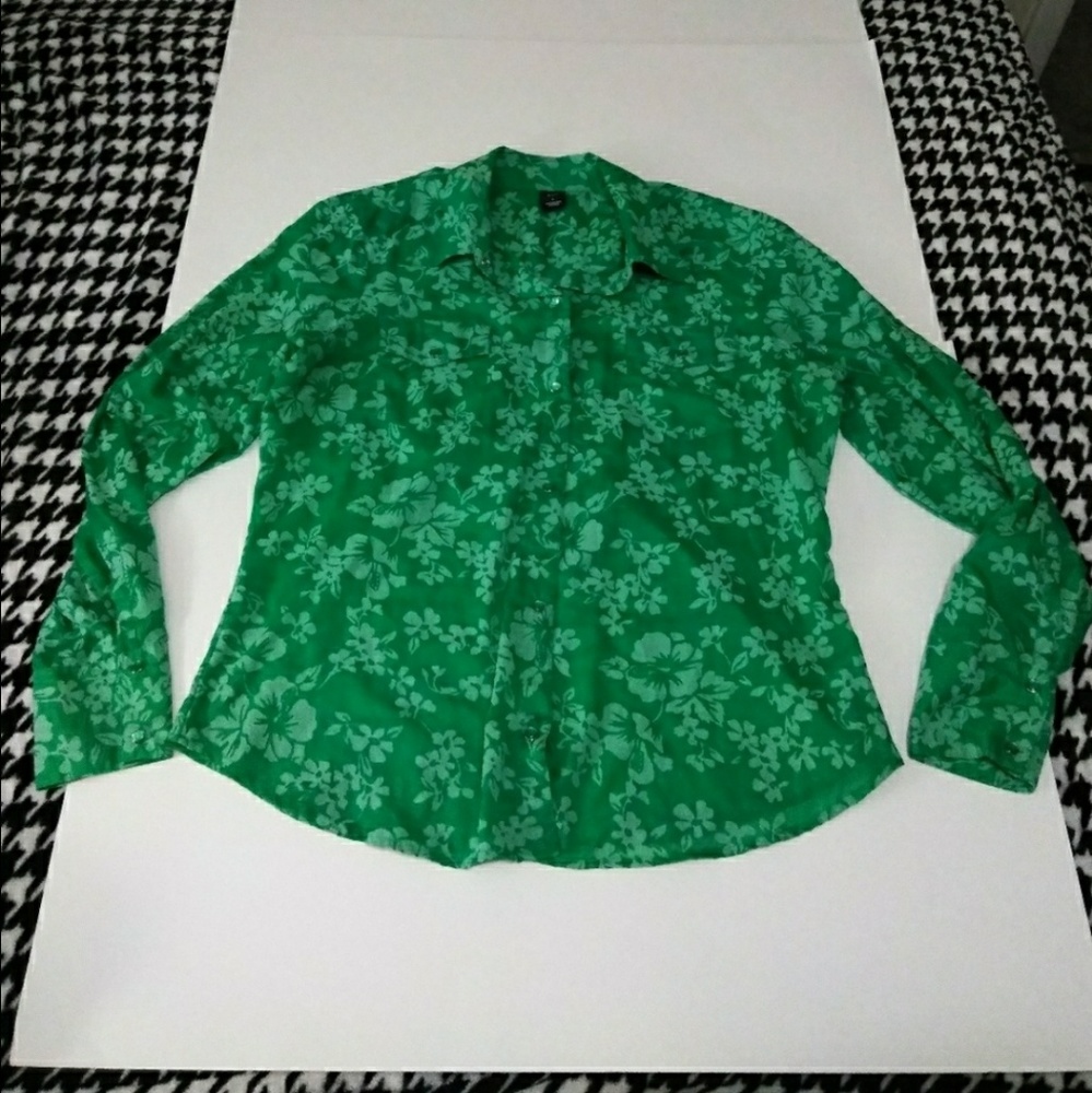 **SALE** Gap Hawaiian Print Button Down Top